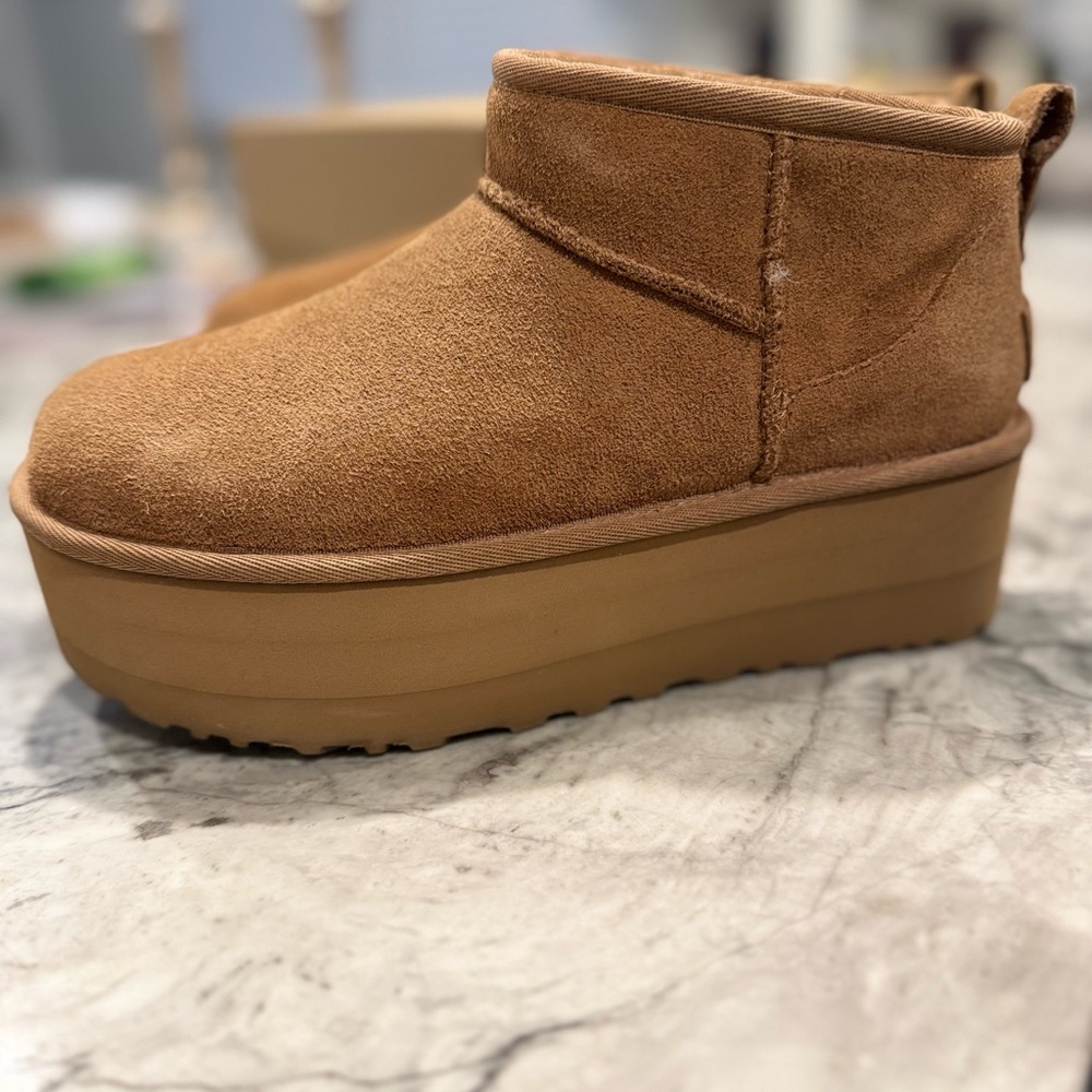 UGG Women's Classic Ultra Mini Platform Boot - NWT Chesnut Sz 7 - Picture 4 of 10